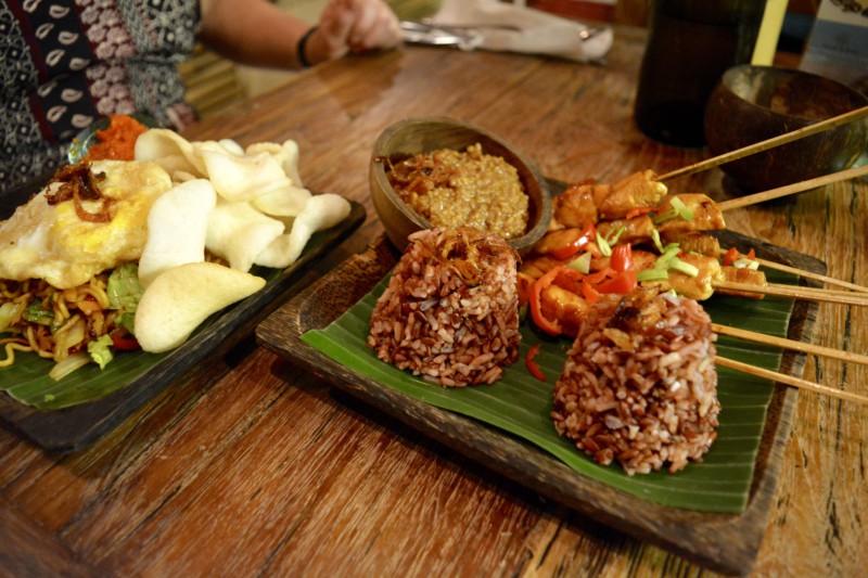 Sate Atman Cafe Bali Ubud Hotspot