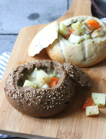 aardappel en knolselderij soep in brood www.jaimyskitchen.nl